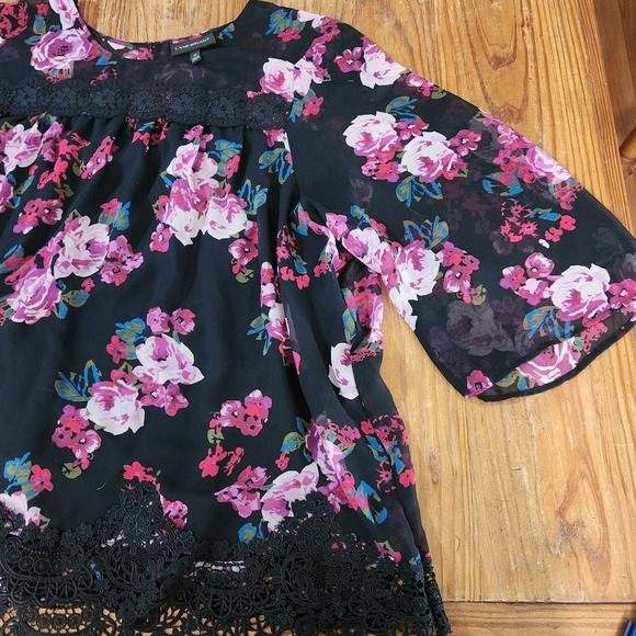 Lane Bryant Sz 26 4XL Black Floral Blouse Tunic Roses Lace Trim Mesh 1/2 Sleeve - Picture 11 of 14